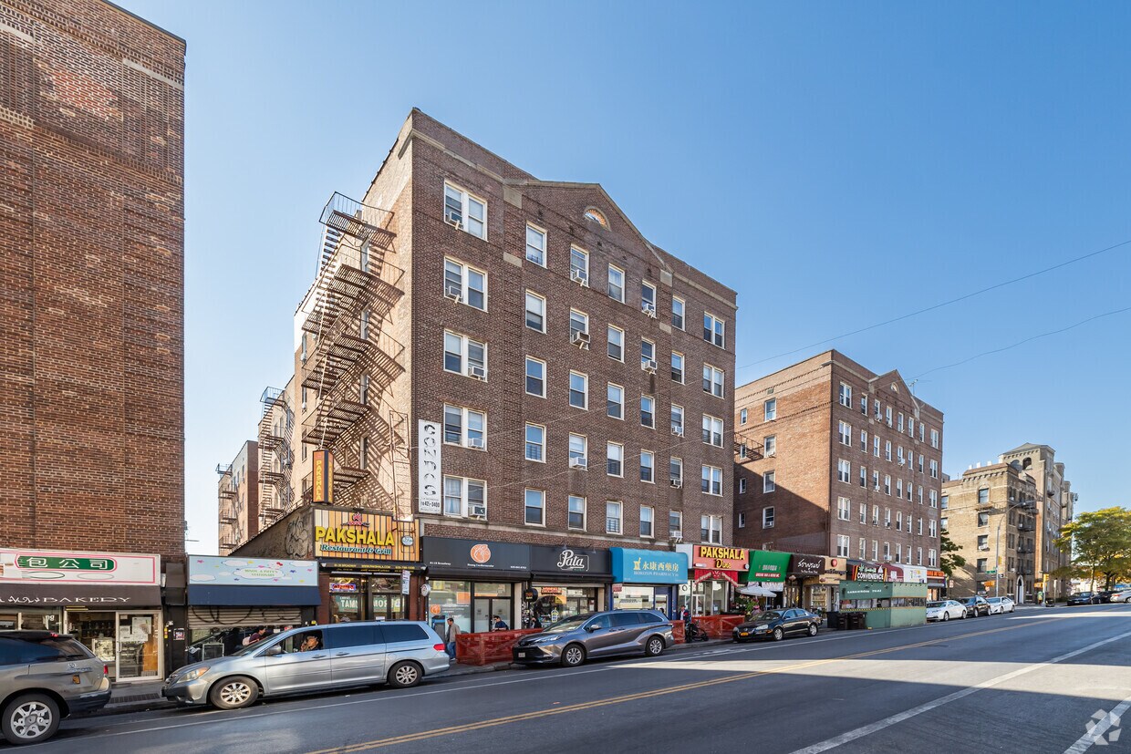 Primary Photo - 4215 81st St