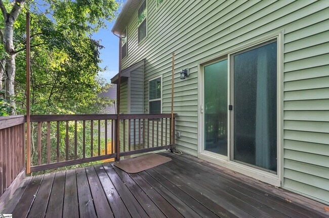 Foto del edificio - 512 Riverdale Rd