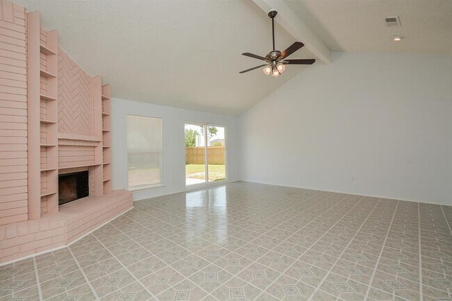 Building Photo - 15702 Timber Rock Dr