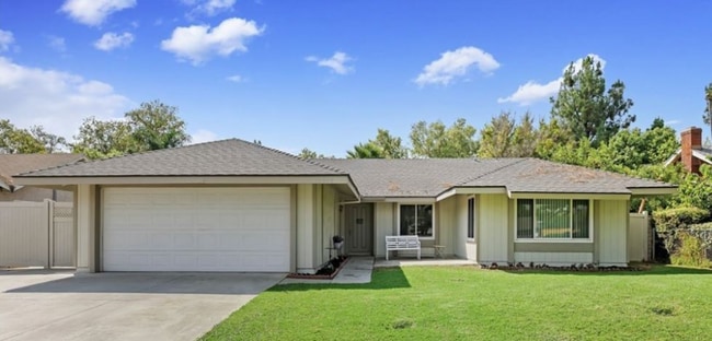 Foto del edificio - 11180 Cochran Ave