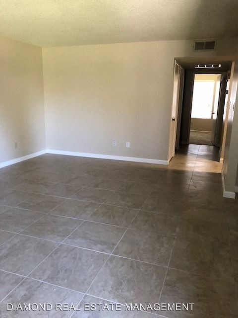 Building Photo - 6708 N Half Moon Dr
