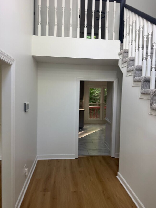 Building Photo - 6 Spring Oak Ct