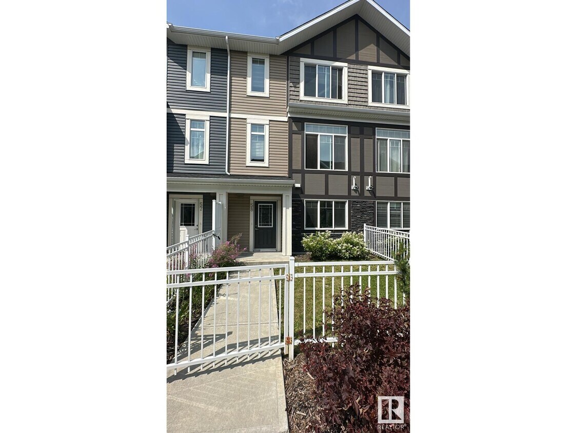 Photo principale - 2215-2224 24 St NW