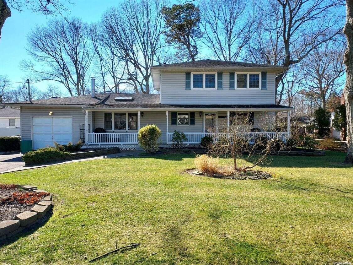 Primary Photo - 34 Holly Ln