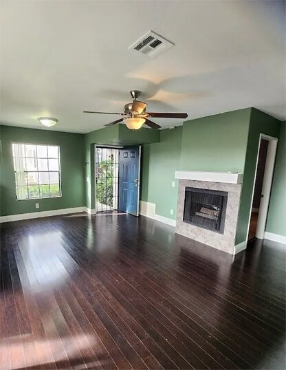 Sala de estar - 10341 Azuaga St