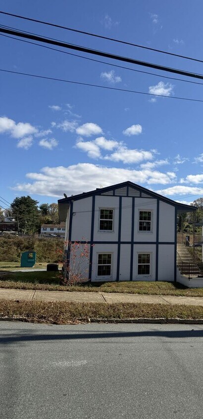 Foto principal - 1437-1459 W. Fourth St. - 12 Unit