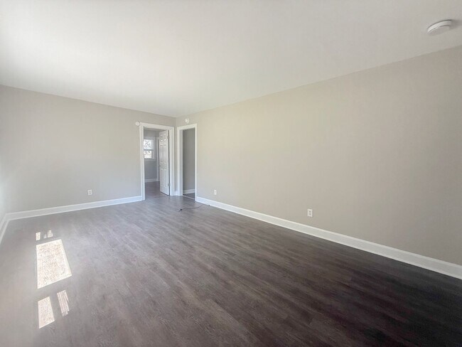 Building Photo - 4-Bedroom Home Walking Distance to Tennessee Tech