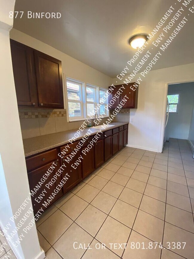 Foto del edificio - HALF OFF YOUR FIRST MONTH! Enormous  Pet F...