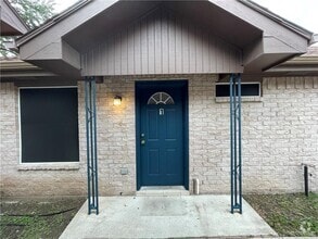 Building Photo - 1914 Bahamas Dr