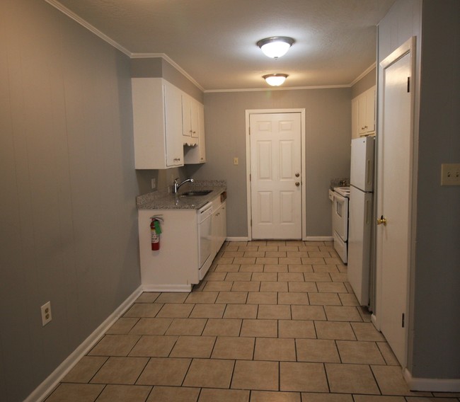 Kitchen - 714 N 29th Ave