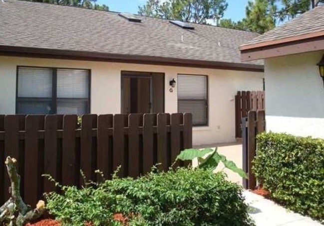 Building Photo - 2054 SW Silver Pine Way