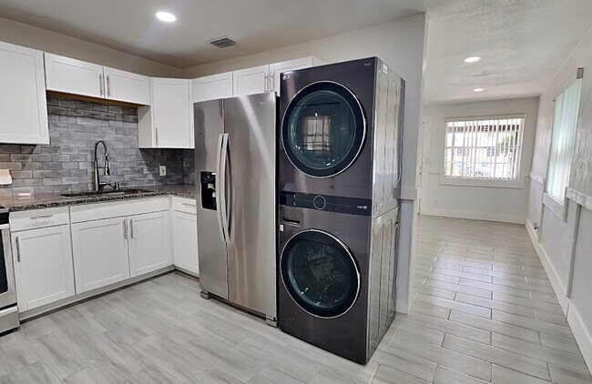 Photo - 512 S Caroline St House