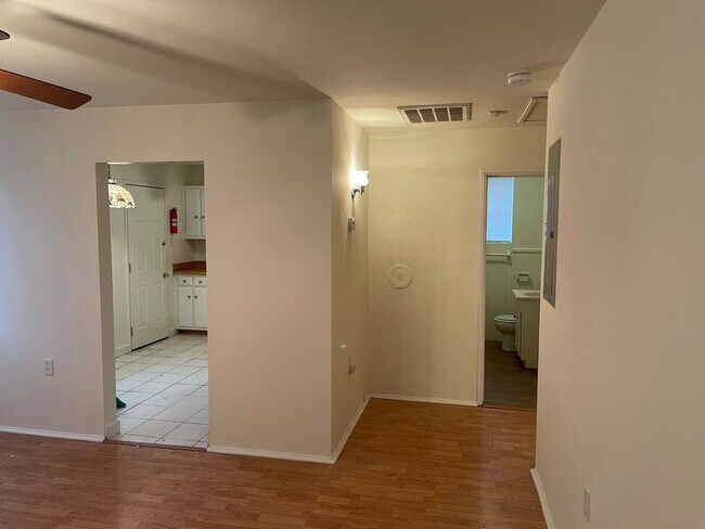 Foto del edificio - Great cottage located in West Ashley