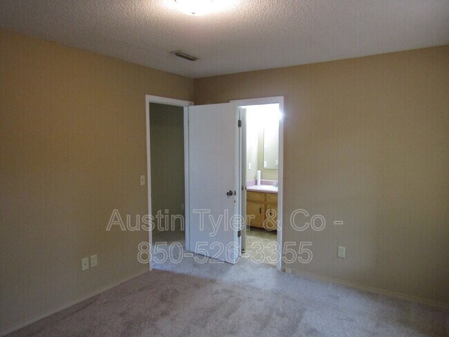 Building Photo - 2937 Harley Dr