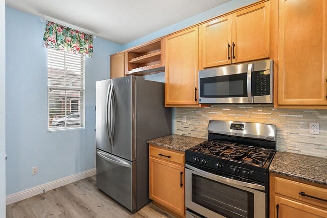 Building Photo - 3 Bedroom Beauty In Desirable Providence C...