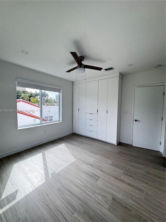 Foto del edificio - 2855 Royal Palm Ave