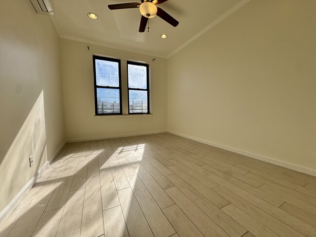 Building Photo - 3009 Avenue N