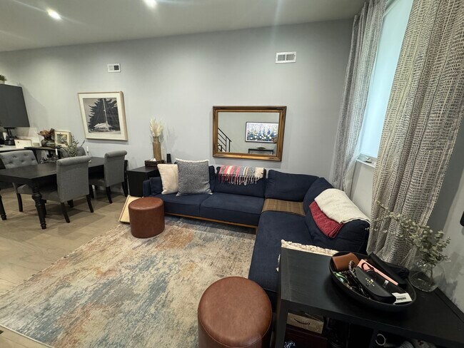 Foto del edificio - 719 Winton St