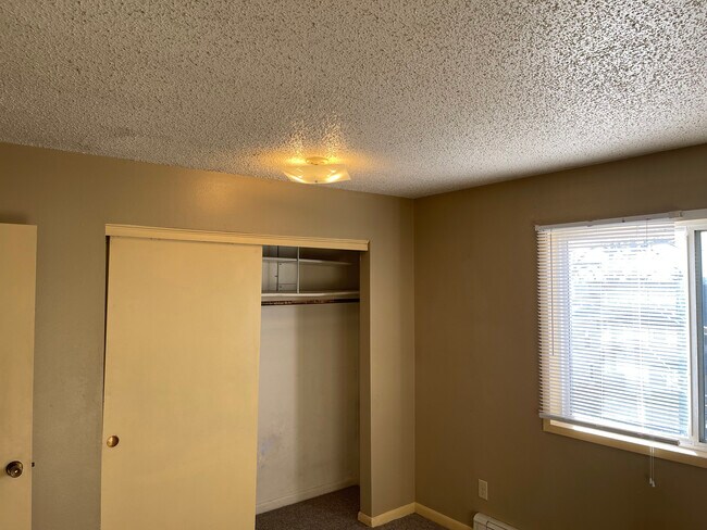 Building Photo - 514 S Lucas St