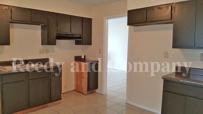 Foto del edificio - 3790 Jasmine Dr