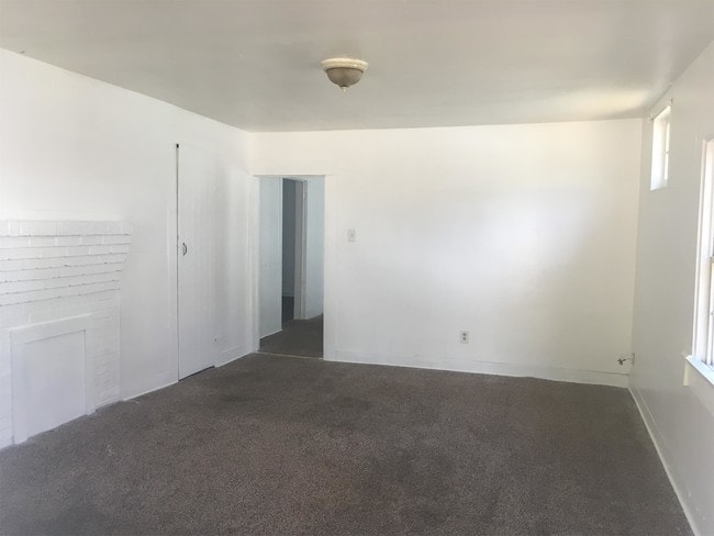 Building Photo - 1324 D F Fuller Dr