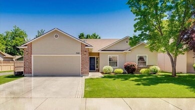 Building Photo - 7580 N Dodgin Ave