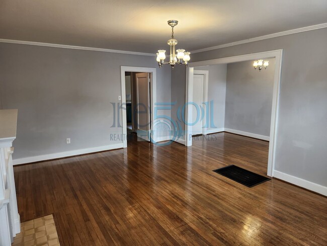 Building Photo - Great Hillcrest Find!  2Bedrooms & 1 Bathr...