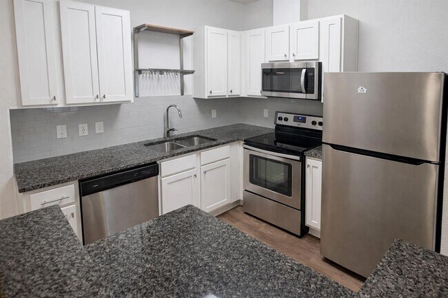 Foto del edificio - 12280 Mulligan Glen Ct