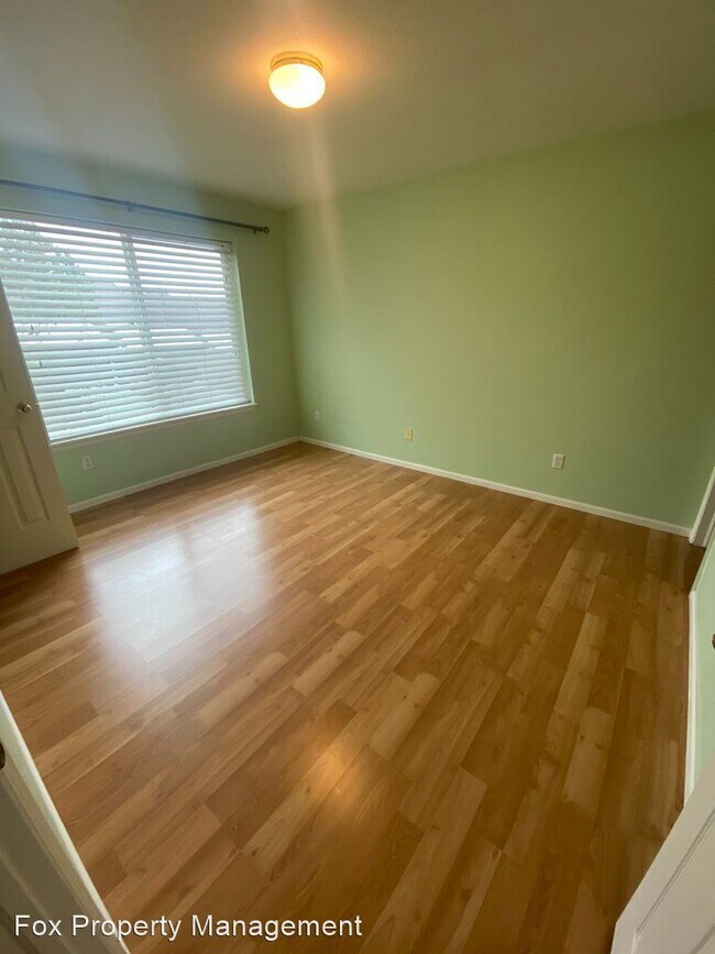Building Photo - 2 br, 2 bath House - 1830 W. Centennial Dr...
