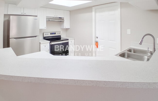 Building Photo - 4311 Thonotosassa Ave