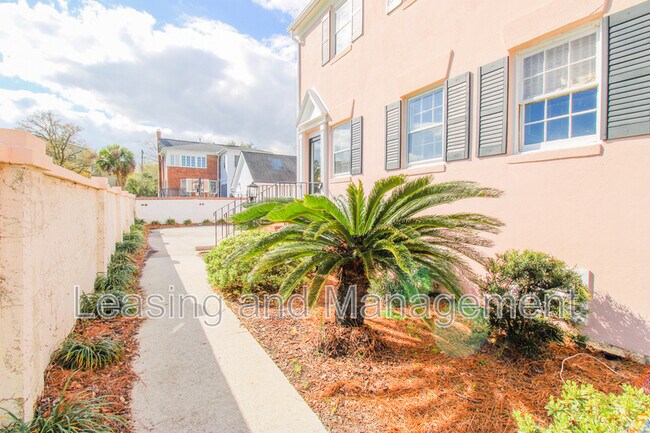 Foto del edificio - 25 Ashley Ave