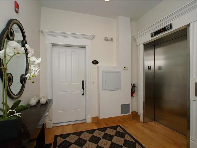 Foto del edificio - "Luxurious Living Awaits: Spacious 2-Bed, 3-Bath Apartment in Prime Clayton Location!"