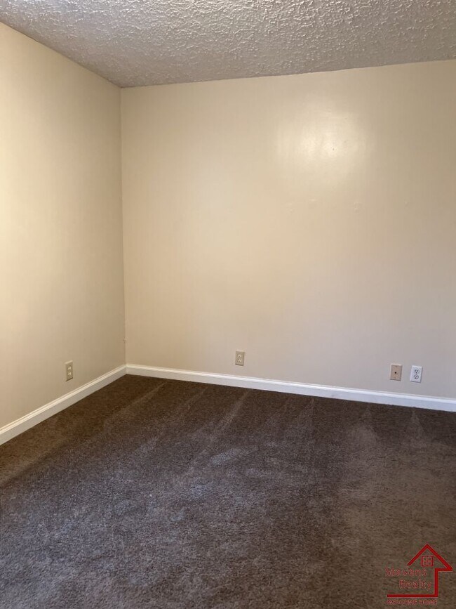Foto del edificio - 864 Treewood Dr