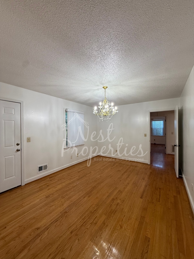 Foto del edificio - 3901 Pine Cone Dr