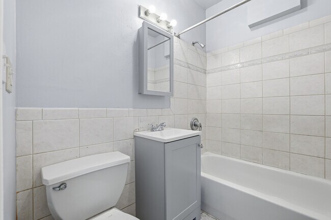 Building Photo - 7501 S Stewart Ave