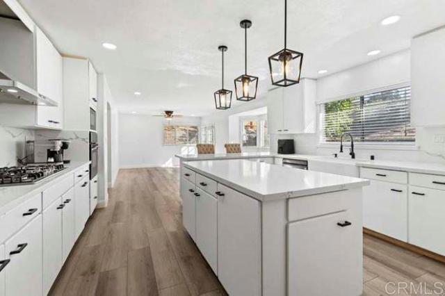 Foto del edificio - 25905 Matlin Rd