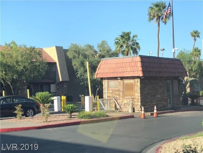 Building Photo - 4401 Alexis Dr