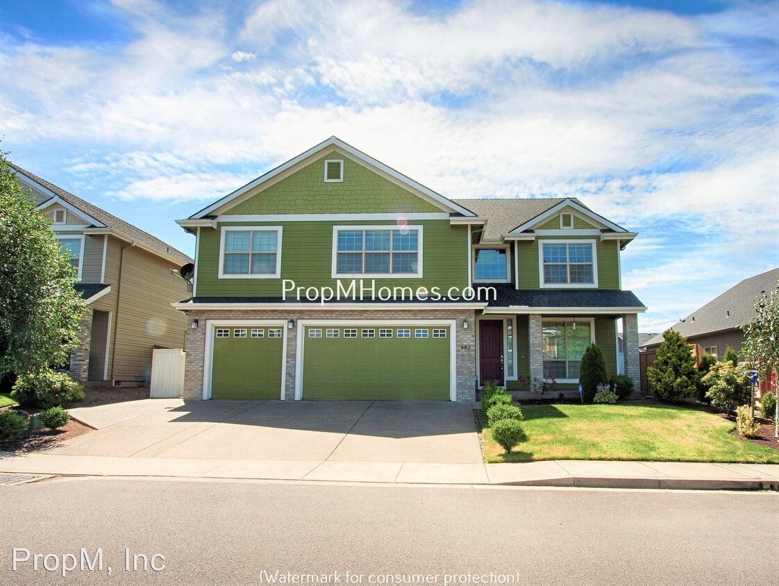 Primary Photo - 5 br, 3.5 bath House - 682 June Drive