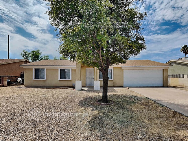 Building Photo - 5909 W Coronado Rd