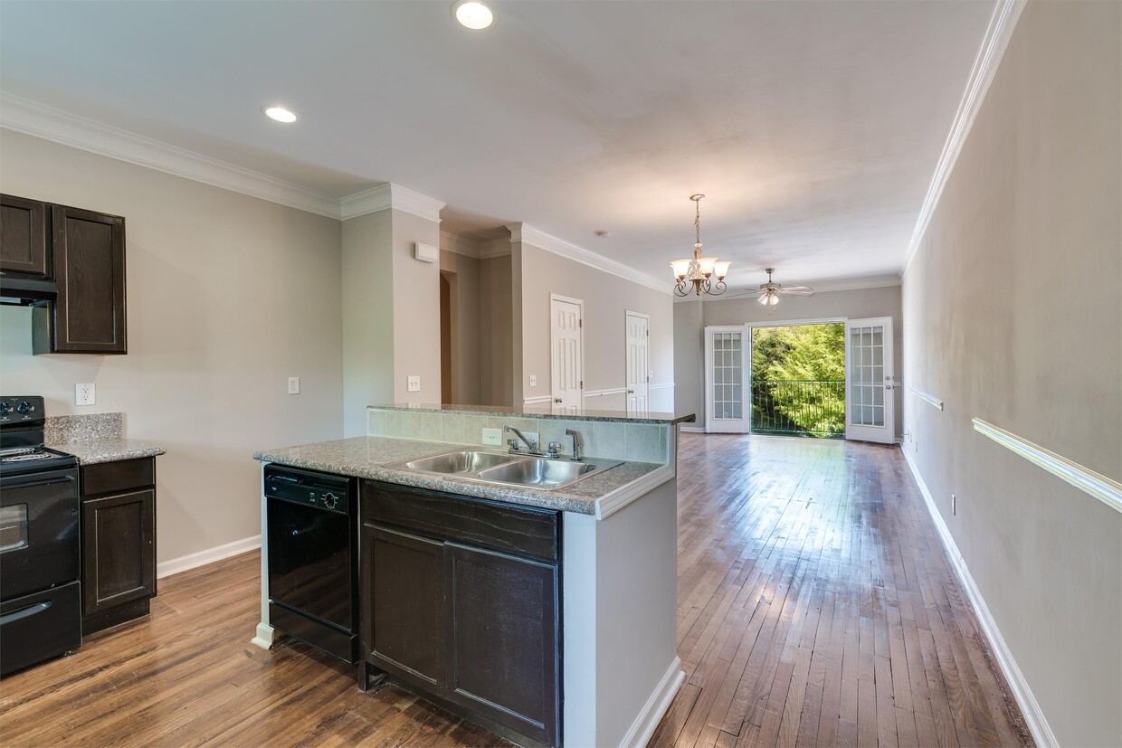 Primary Photo - 1579 Laurel Park Pl SW