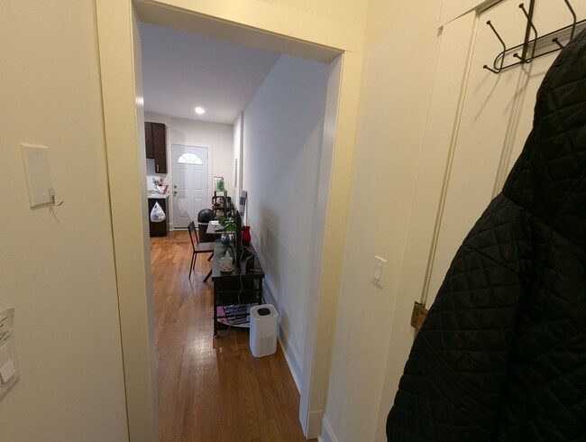 Foto del edificio - Top Floor Renovated Studio