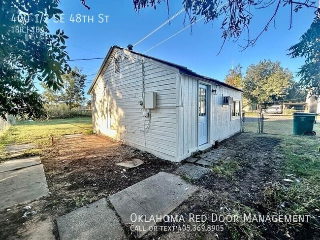 Building Photo - 400 1/2 SE 48th St-