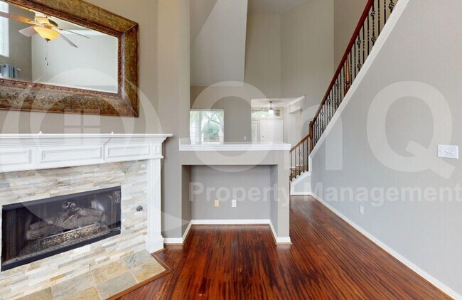 Building Photo - 3040 Sawtooth Dr