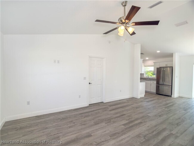 Foto del edificio - 3923 Ann Ave