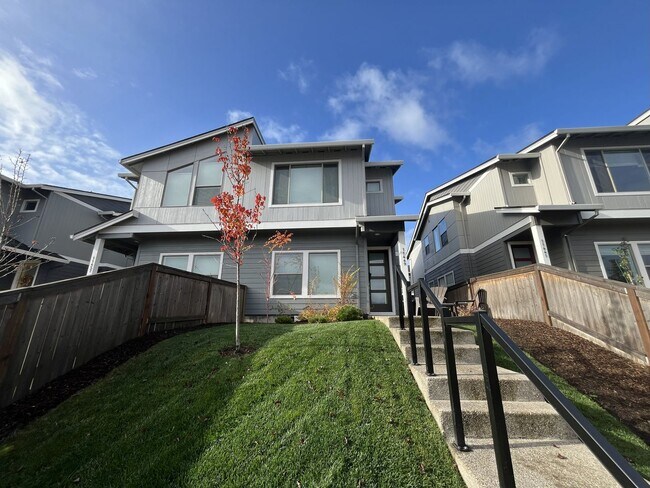 Foto del edificio - Gorgeous 3BR Home with Open Main Level & Large Primary Suite