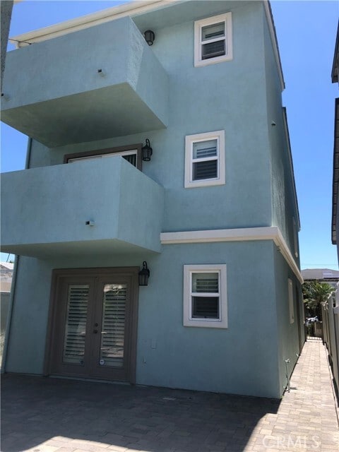 Building Photo - 211 7th St