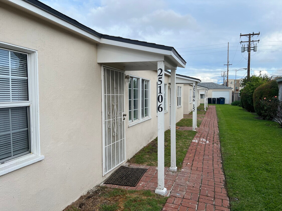 Building Photo - 25109 Narbonne Ave