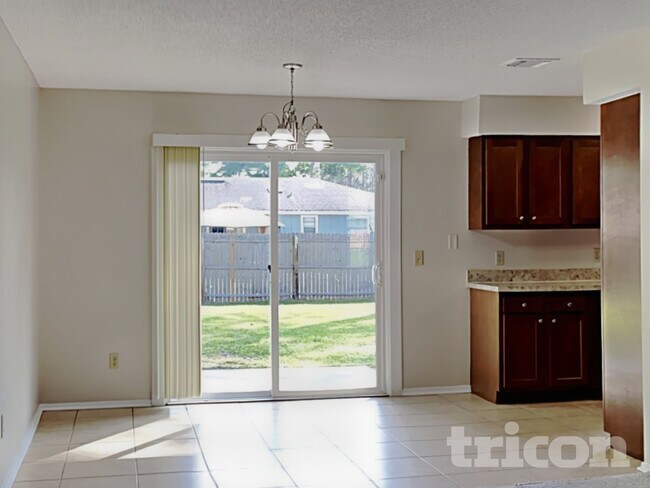 Building Photo - 10719 Lippizan Dr