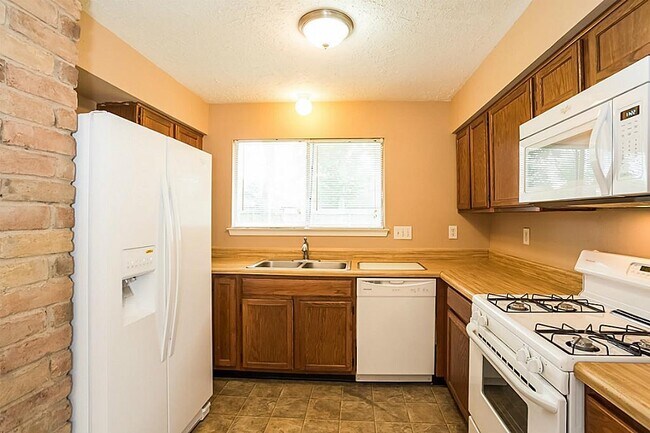 Foto del edificio - 15826 Beechnut St