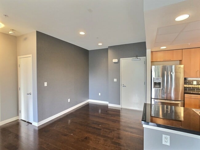 Photo - FANTASTIC VIEWS OF DOWNTOWN SAN JOSE FROM ... Apartment